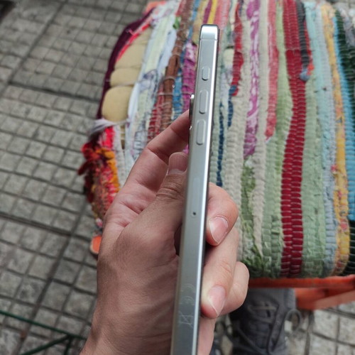 iPhone 16 Pro Max 256GB like new, white