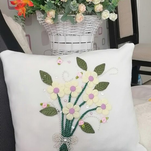 White Polar Pillow with Daisies and Pearls 40x40 cm without Filling