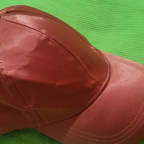 Satin hat like new, rose ash color