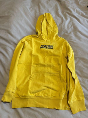 Benetton yellow hoodie shirt like new size M