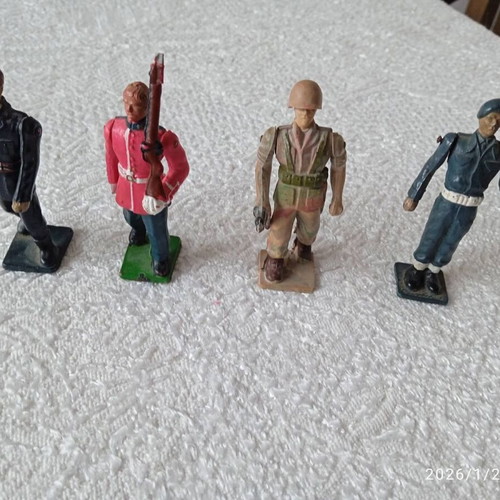 Miniature soldier figures used, set of 21 various eras