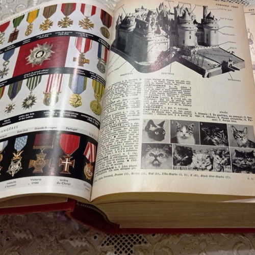 Nouveau Petit Larousse 1970 French concise encyclopedia and dictionary hardcover