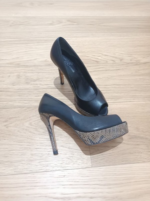 Γόβες peep toe μεταχειρισμένες, δερμάτινες με animal print στη φιάπα