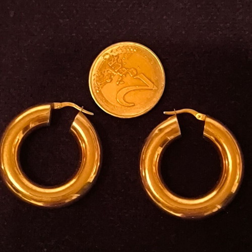 14K Gold Hoop Earrings like new, Italian puffed design