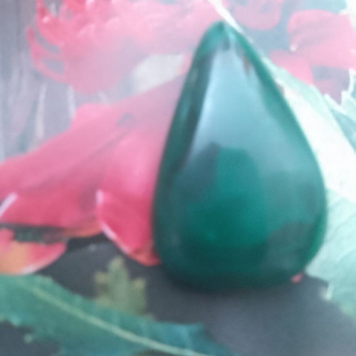 Malachite Oval Tear Mineral Stone New, Suitable for Jewelry