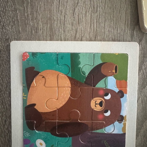 Wedge puzzles and small puzzle used, pack together