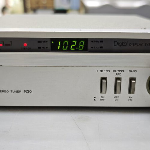 Aiwa R30 radio used, fully functional