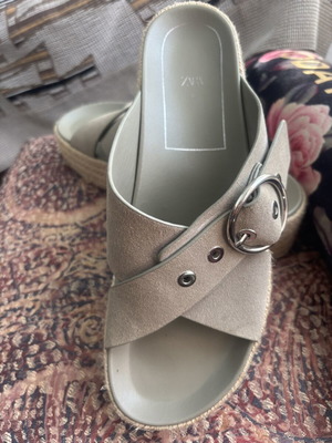 Zara platform sandals like new, size 39, green