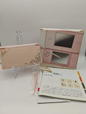 Nintendo DS Lite pink used with box and USB charger