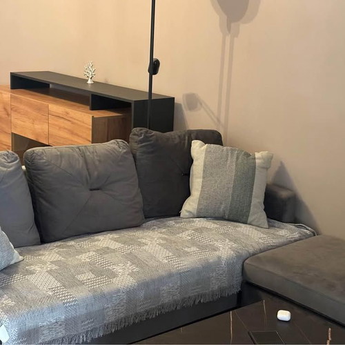 Corner sofa with removable chaise like new