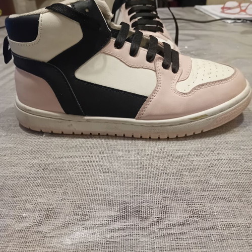 Athletic shoes used, size 35