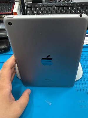 iPad Mini 4 used with small screen line