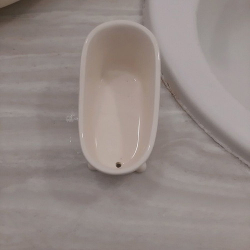 Porcelain bathtub soap dish like new with painting design