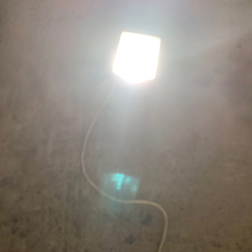 Προβολέας 220volt πολύ δυνατός μεταχειρισμένος με καλώδιο 4,5 μέτρα