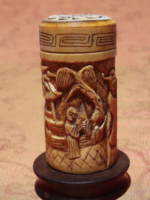 Κοκάλινο δοχείο 19ου αιώνα ασιατικής τέχνης μεταχειρισμένο για θεραπευτικά βότανα