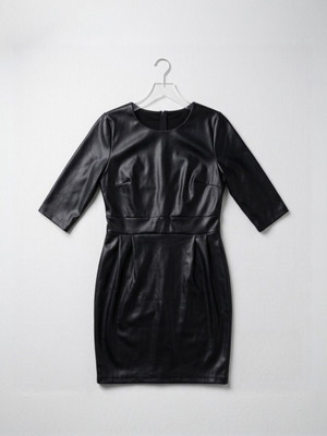 Calambeta leather dress like new, black, short-sleeve