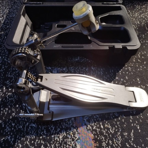 Tama Speed Cobra 910 single pedal like new with hard case