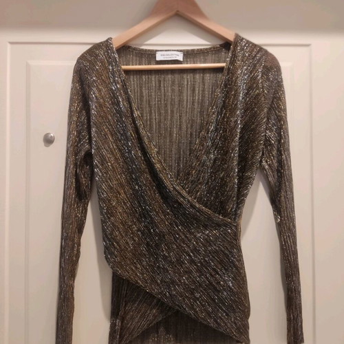 BSB evening wrap blouse like new, gold with lurex threads