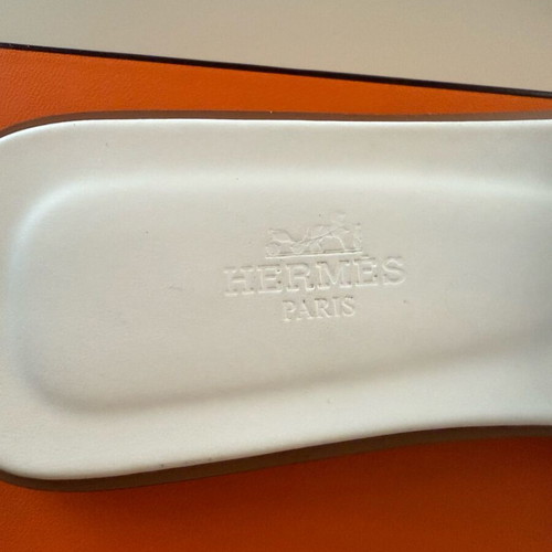 Hermes Oran Sandal white size 38.5 like new