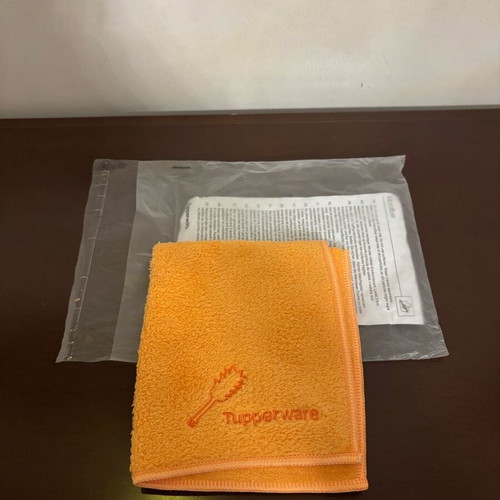 Tupperware microfiber dusting cloth new orange