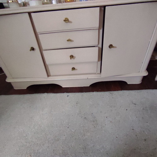 Living room buffet with large mirror, 2 cabinets and 4 drawers used