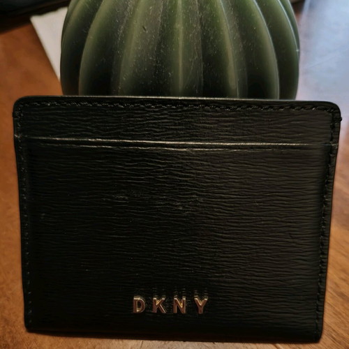 DKNY leather card holder like new, black