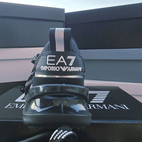 EA7 Emporio Armani men's sneakers like new, black and white