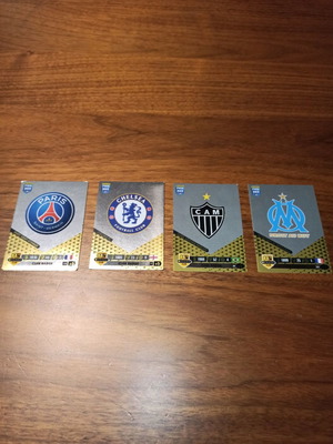 Клубни значки Panini fifa 365 употребявани, комплект от 4
