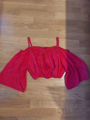 Crop top with open shoulders red, like new, size S