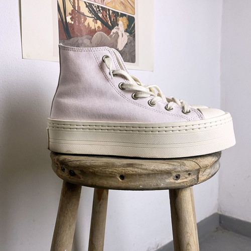 Converse platform sneakers like new, pastel lilac