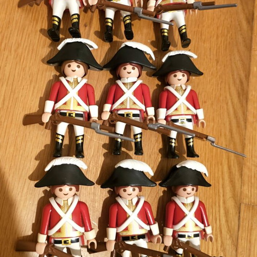 Playmobil English Soldiers figures used, set of 9, American Revolution