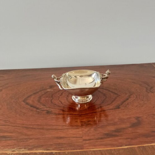 Silver Bowl Armaos 925 like new with sculpted handles
