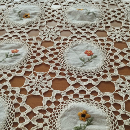 Vintage handmade crochet table linen with embroidered motifs 90x140 cm like new