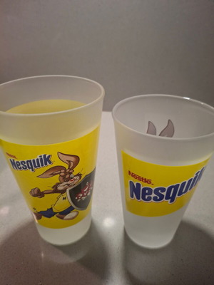 Nesquik frosted γυάλινα ποτήρια με Nesquik Rabbit, σετ 2