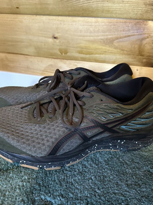 Asics Cumulus 21 αθλητικά σαν καινούργια, μέγεθος 44, πράσινα