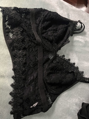 Shein black lace top with adjustable straps like new, size S