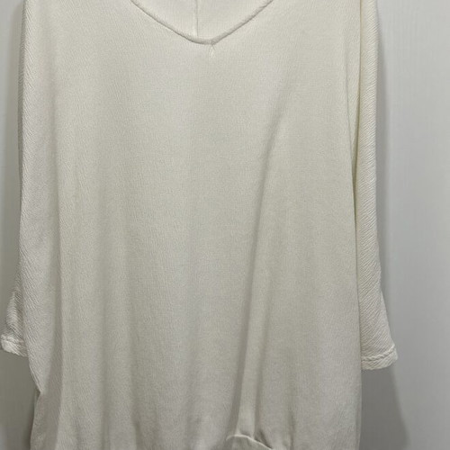 Oversize women's blouse with V-neck, size 56/58