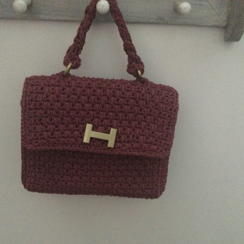 Knitted hand bag new A To Z Greek with hard lining and metal accessory
