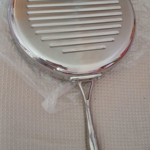 Tupperware frying pan new, made of steel
