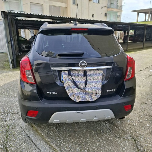 Opel Mokka 2015 like new, 1400cc petrol, black SUV