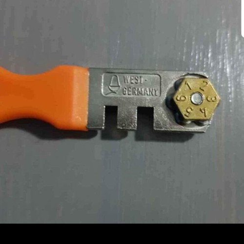 Krefting glass cutter new with 6 replacement blades