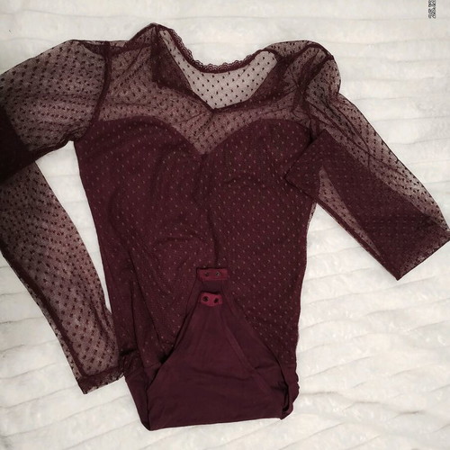 Bordeaux body medium size like new with high elasticity and delicate lace