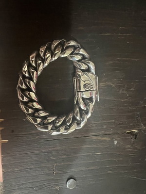 Stainless steel Cuban link bracelet with safety clasp, 18.5 cm