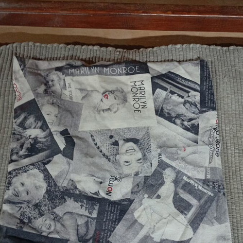 Pillowcases for sofa pillows like new, zipper closure, set of two 1.80m
