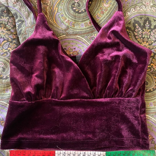 Velvet top like new, burgundy color