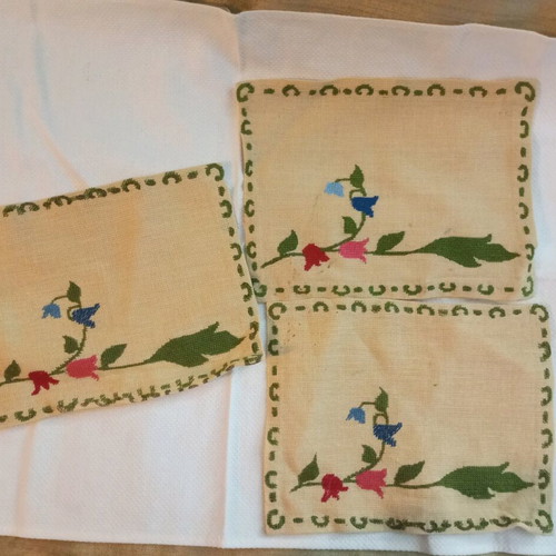 Set of 4 hand-embroidered napkins used