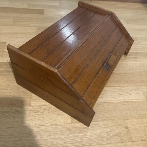Wooden bread box used, excellent condition