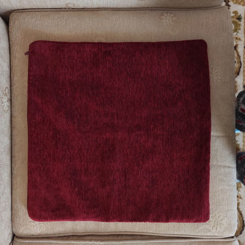 Set of five burgundy pillowcases like new 46×44cm