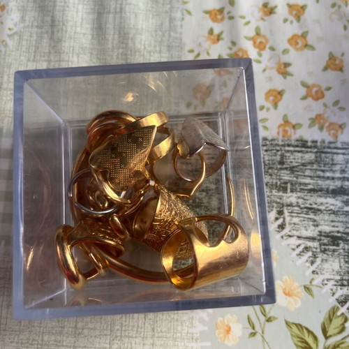 Steel and gold rings used, adjustable size