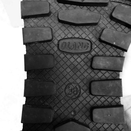 Olang women's snow boots like new, size 38, black and white